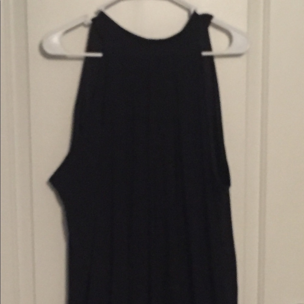 Sleeveless black bubble shirt